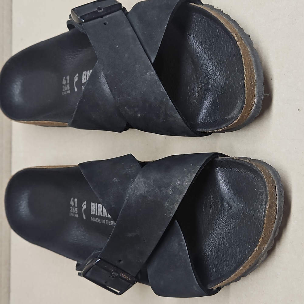 Birkenstock Women's Black Cross-Strap Sandals - Picture 10 of 12